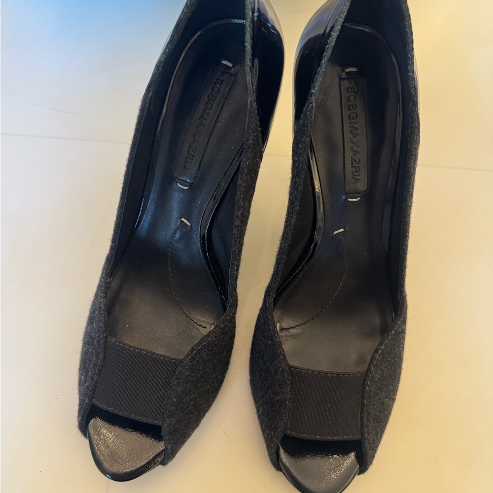 BCBG MAXAZRIA Elegant Black Peep-Toe Heels - Picture 6 of 13